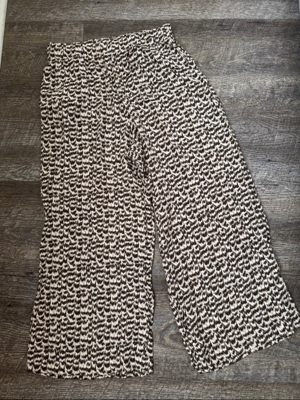 H&M Black and Cream Wide-Leg Knit Pull-On Pants